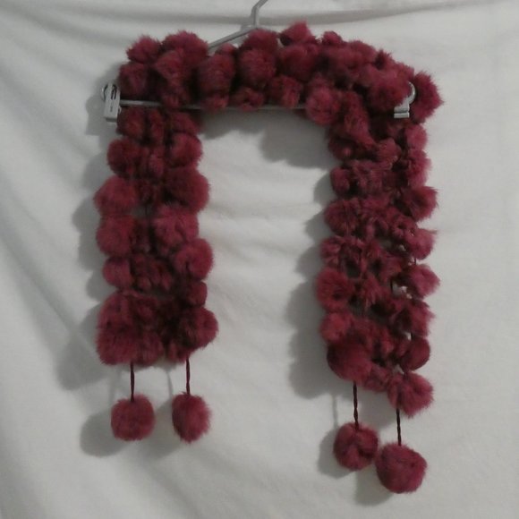 LES NANA by TRICOTTO Stunning burgundy pom pom scarf, really soft BNWOT - Picture 1 of 10